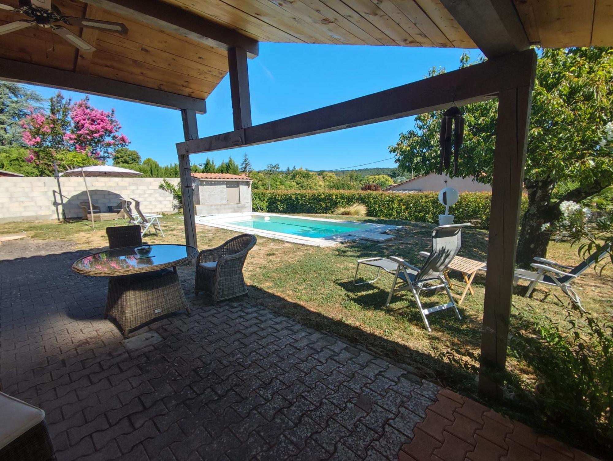Chambre Au Coeur Du Luberon Bed & Breakfast Cereste Luaran gambar